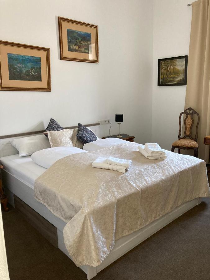 Kira Panzio Bed & Breakfast Lengyeltoti ภายนอก รูปภาพ